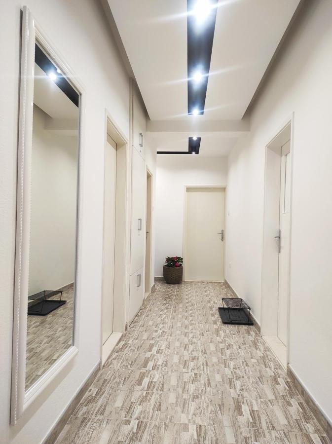 Garden House Apartment เทรบินเย ภายนอก รูปภาพ