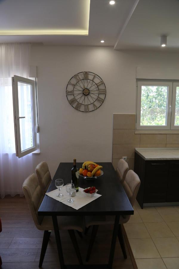 Garden House Apartment เทรบินเย ภายนอก รูปภาพ